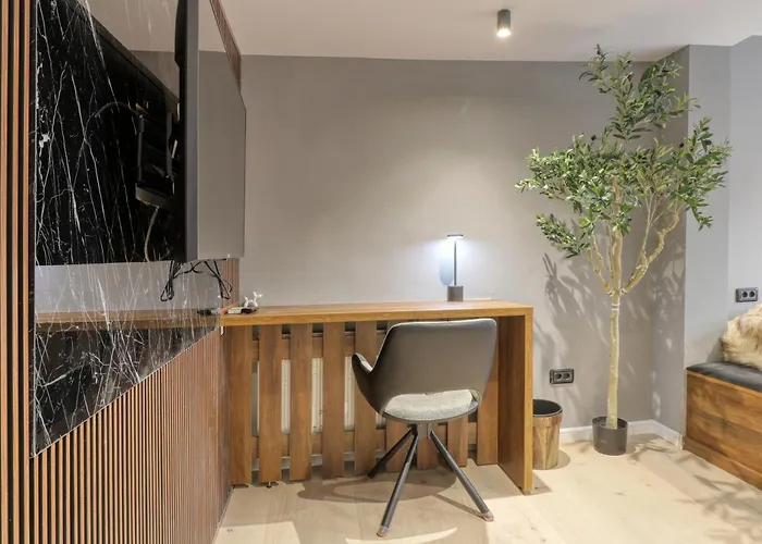 Апартаменти Primaverii Appartments